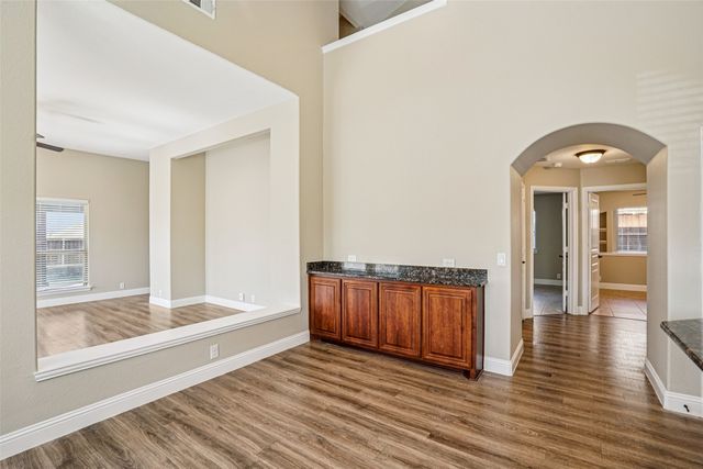 101 Gateway Drive, Alvarado, TX 76009