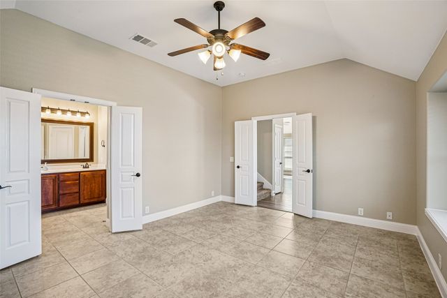 101 Gateway Drive, Alvarado, TX 76009