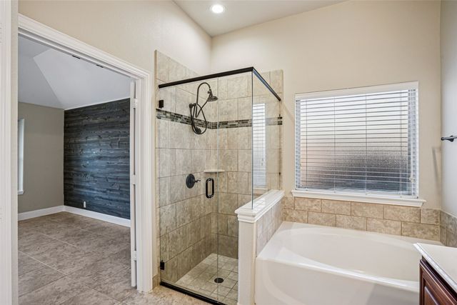 101 Gateway Drive, Alvarado, TX 76009