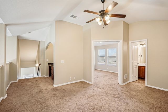 101 Gateway Drive, Alvarado, TX 76009