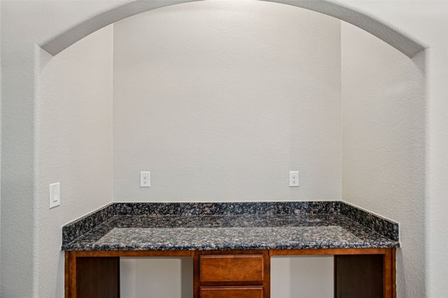 101 Gateway Drive, Alvarado, TX 76009