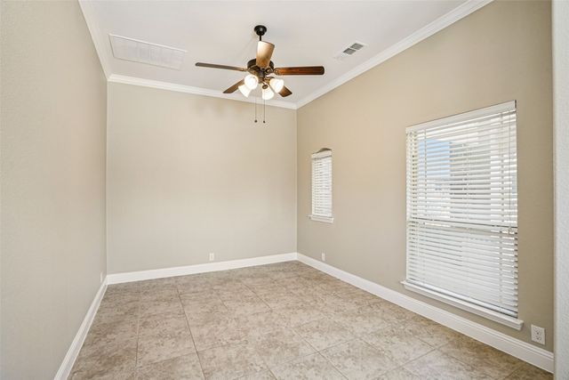 101 Gateway Drive, Alvarado, TX 76009