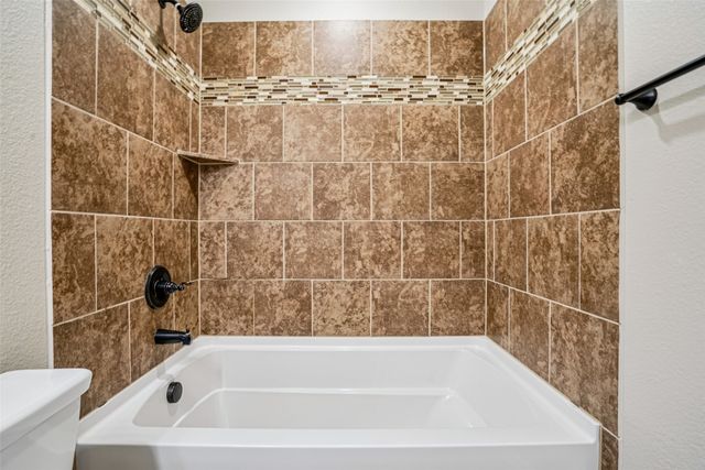 101 Gateway Drive, Alvarado, TX 76009