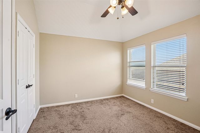 101 Gateway Drive, Alvarado, TX 76009