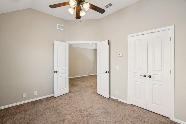 101 Gateway Drive, Alvarado, TX 76009