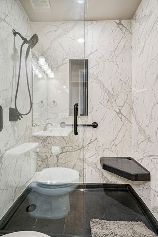 101 Gateway Drive, Alvarado, TX 76009