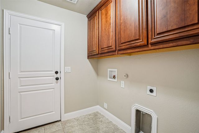 101 Gateway Drive, Alvarado, TX 76009