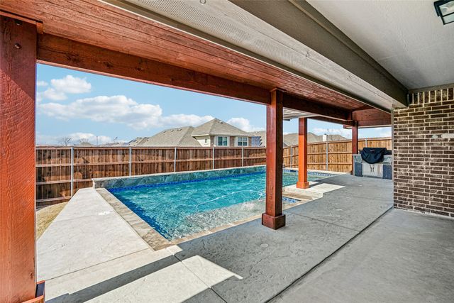 101 Gateway Drive, Alvarado, TX 76009