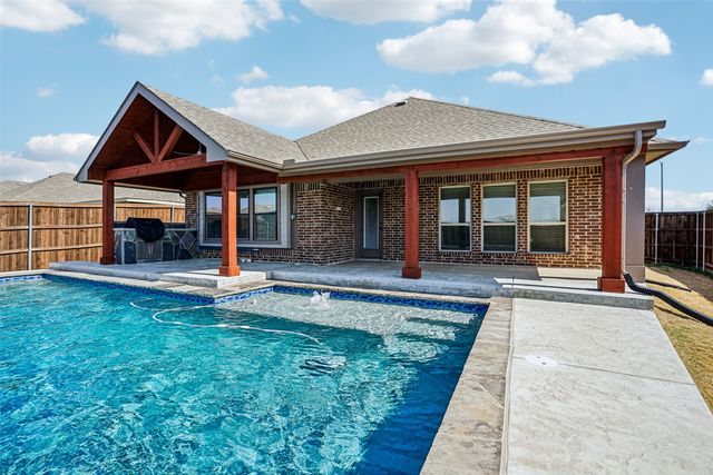 101 Gateway Drive, Alvarado, TX 76009