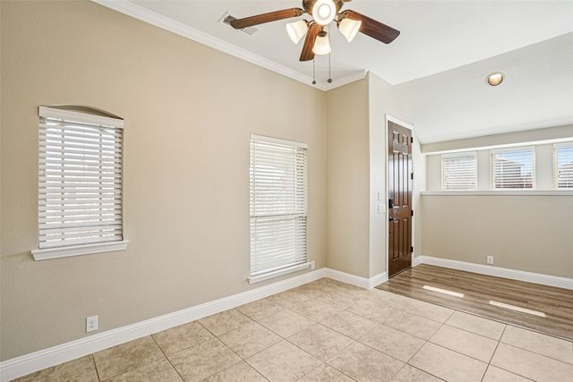 101 Gateway Drive, Alvarado, TX 76009