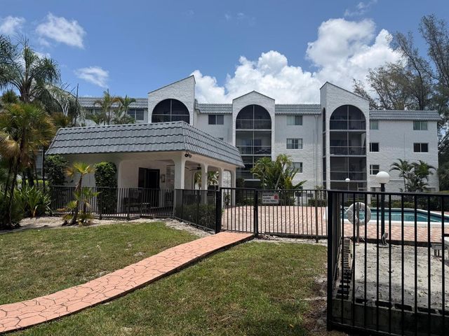 3360 SPANISH MOSS Terrace 313, Lauderhill, FL 33319