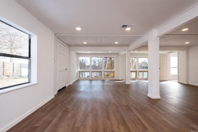 13118 Old River Dr, Scott, AR 72142