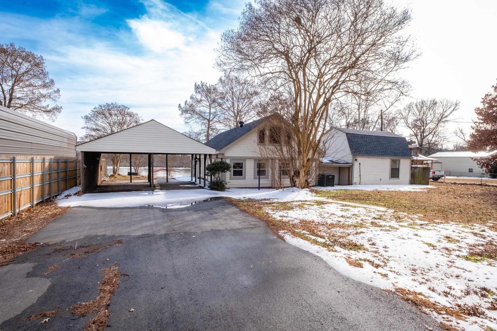 13118 Old River Dr, Scott, AR 72142