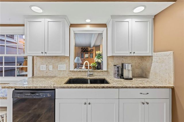 7000 Roe Avenue Avenue, Prairie Village, KS 66208