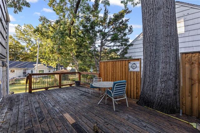 7000 Roe Avenue Avenue, Prairie Village, KS 66208