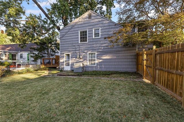 7000 Roe Avenue Avenue, Prairie Village, KS 66208