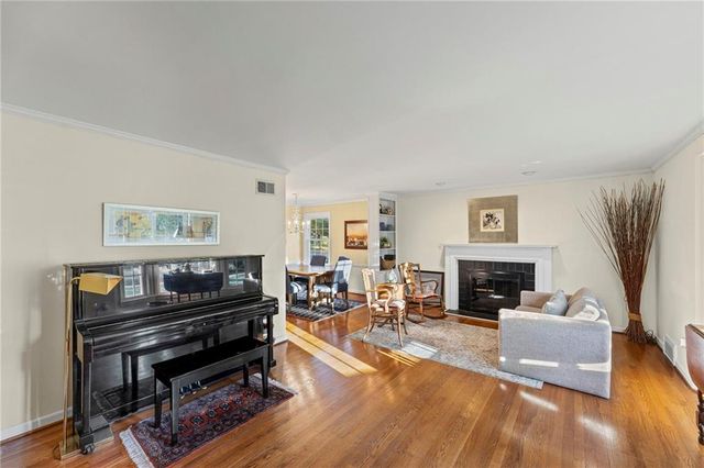 7000 Roe Avenue Avenue, Prairie Village, KS 66208