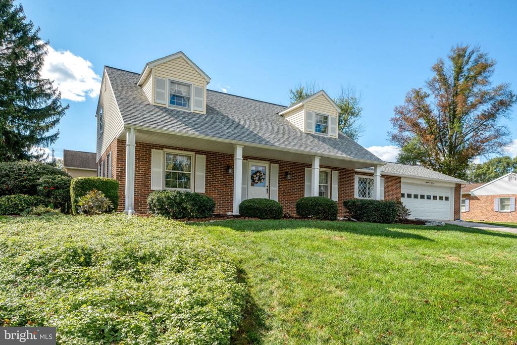 1818 ROXBORO RD, York, PA 17402