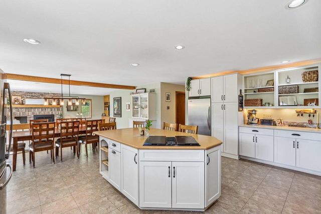 803 Knollwood COURT, Waukesha, WI 53188