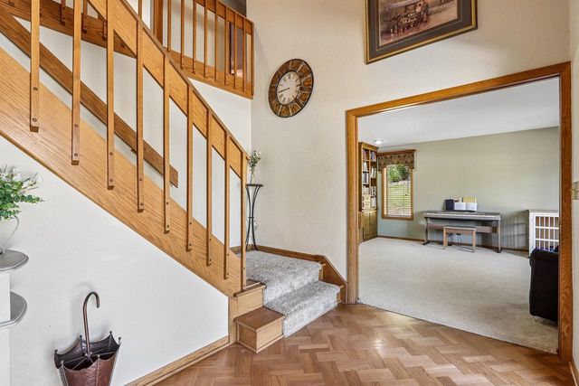 803 Knollwood COURT, Waukesha, WI 53188