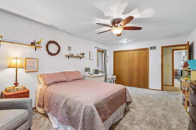 803 Knollwood COURT, Waukesha, WI 53188