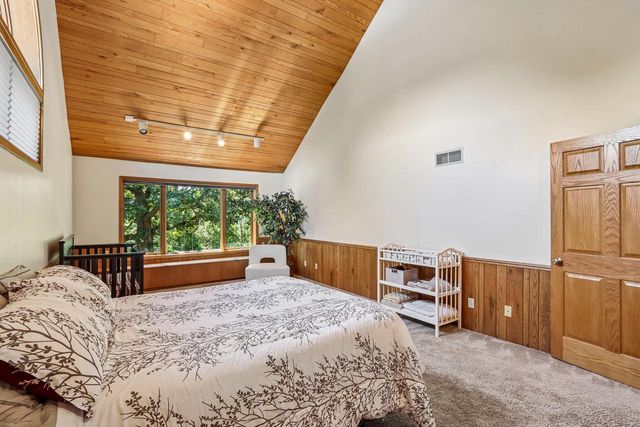 803 Knollwood COURT, Waukesha, WI 53188