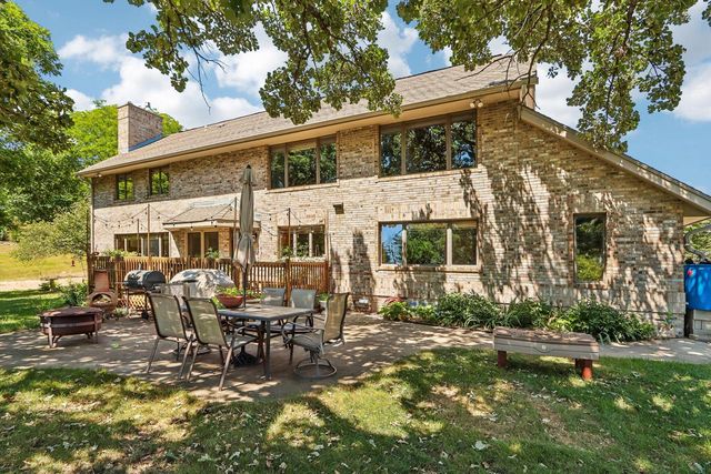 803 Knollwood COURT, Waukesha, WI 53188