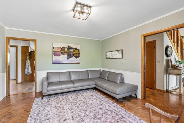 803 Knollwood COURT, Waukesha, WI 53188