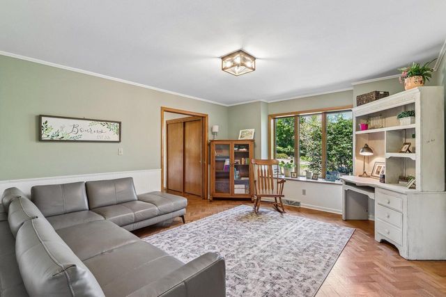 803 Knollwood COURT, Waukesha, WI 53188