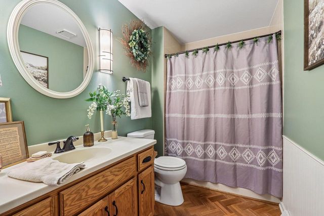 803 Knollwood COURT, Waukesha, WI 53188