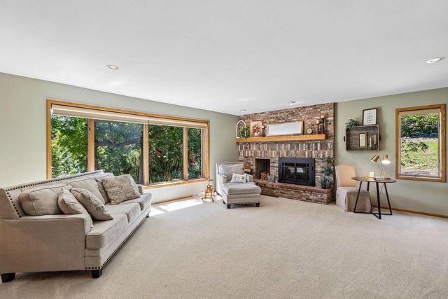 803 Knollwood COURT, Waukesha, WI 53188