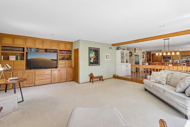 803 Knollwood COURT, Waukesha, WI 53188