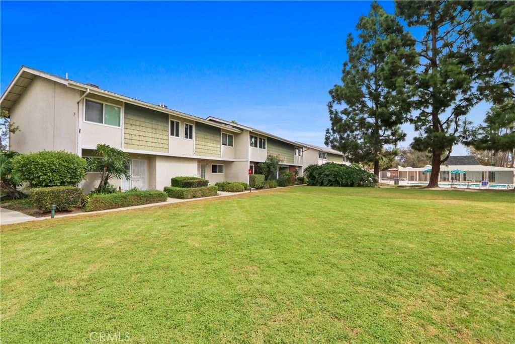1404 N Tustin P-3, Santa Ana, CA 92705 — photo 2