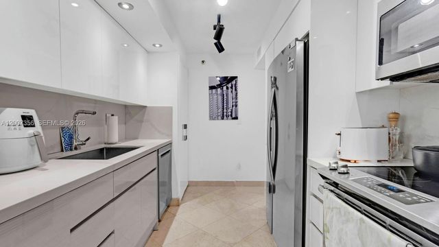 151 SE 15th Rd 202, Miami, FL 33129