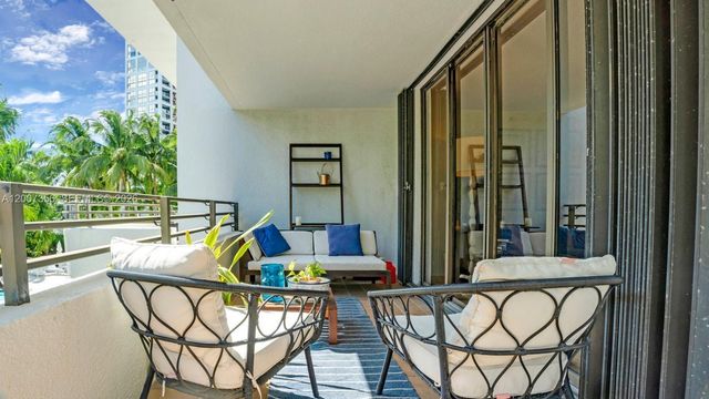 151 SE 15th Rd 202, Miami, FL 33129