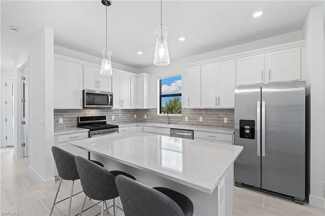 20549 Pebble Glen DR, Estero, FL 33928