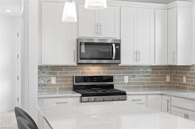 20549 Pebble Glen DR, Estero, FL 33928