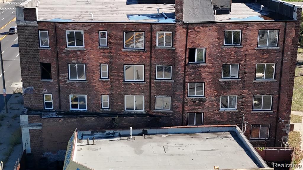 2277 W Davison, Detroit, MI 48238