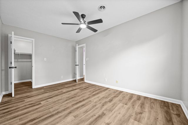301 Bumpus Mill Rd, Oak Grove, KY 42262