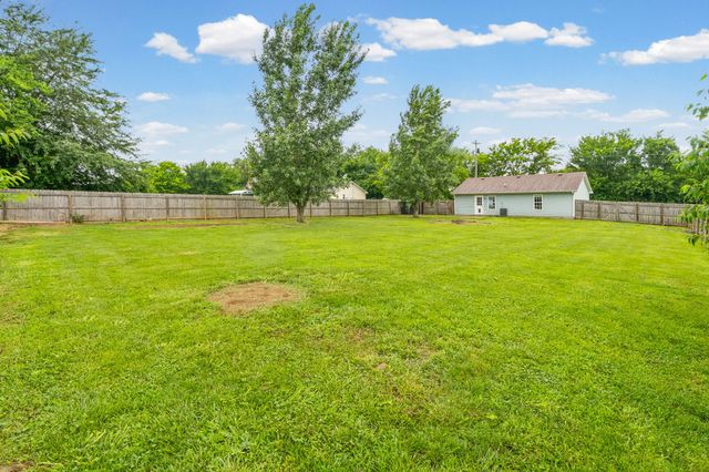 301 Bumpus Mill Rd, Oak Grove, KY 42262