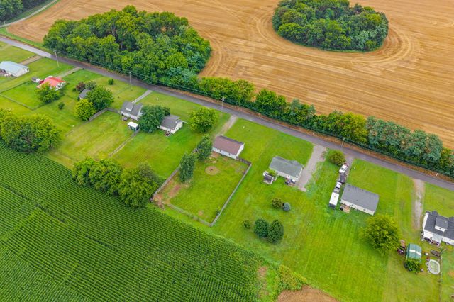 301 Bumpus Mill Rd, Oak Grove, KY 42262