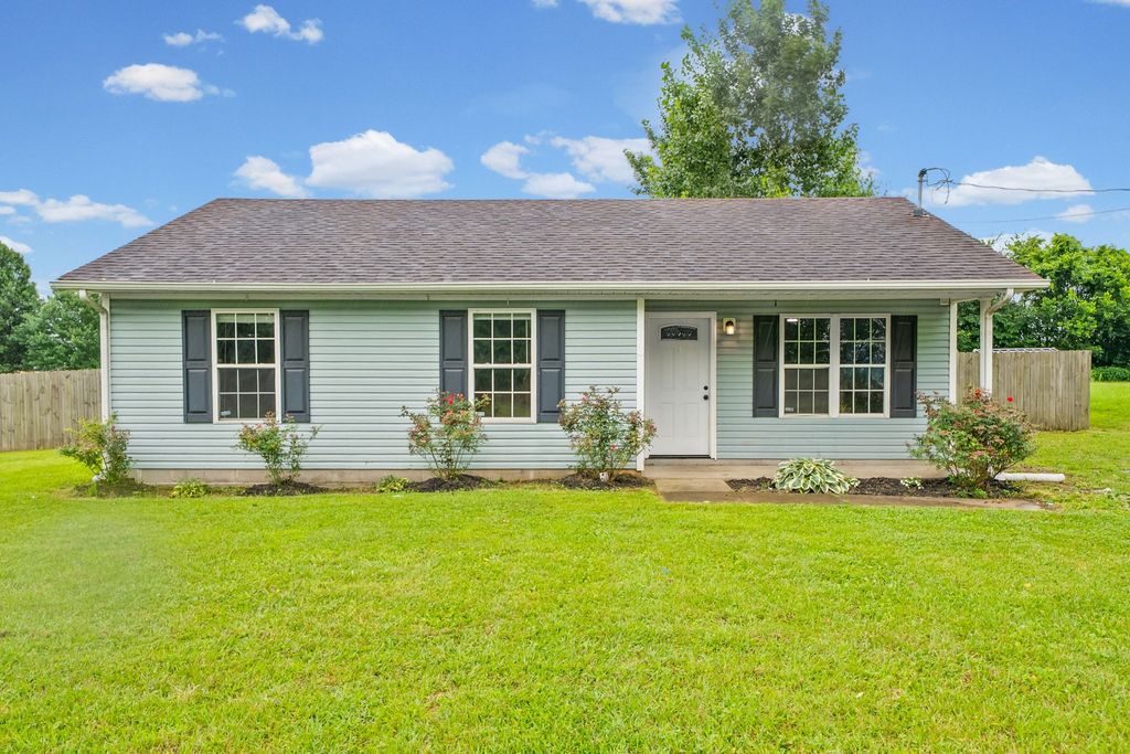 301 Bumpus Mill Rd, Oak Grove, KY 42262