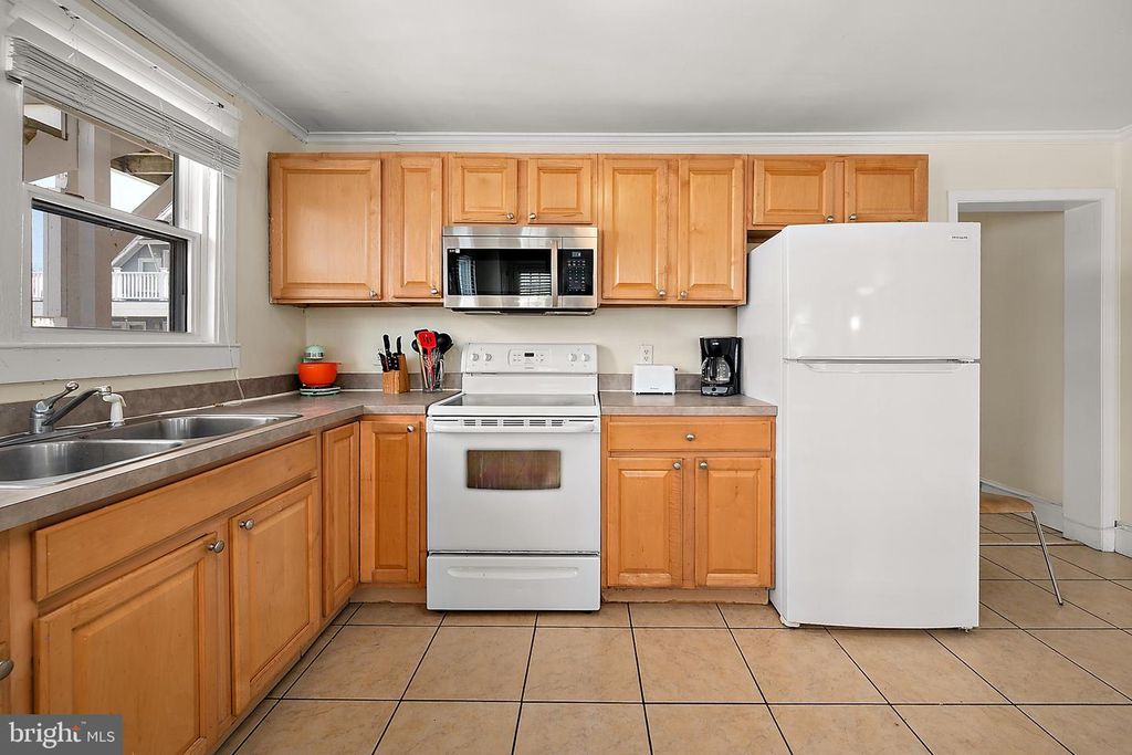 Image 11 of property listing at 404 SAINT LOUIS AVE #12, Ocean City, MD 21842