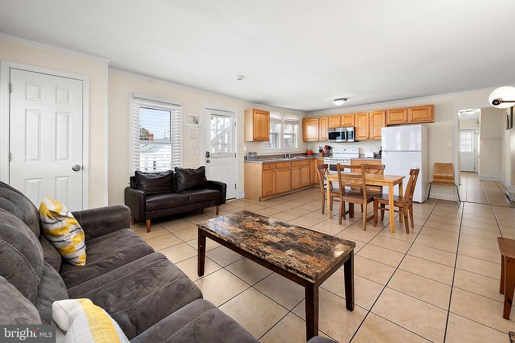 Image 12 of property listing at 404 SAINT LOUIS AVE #12, Ocean City, MD 21842