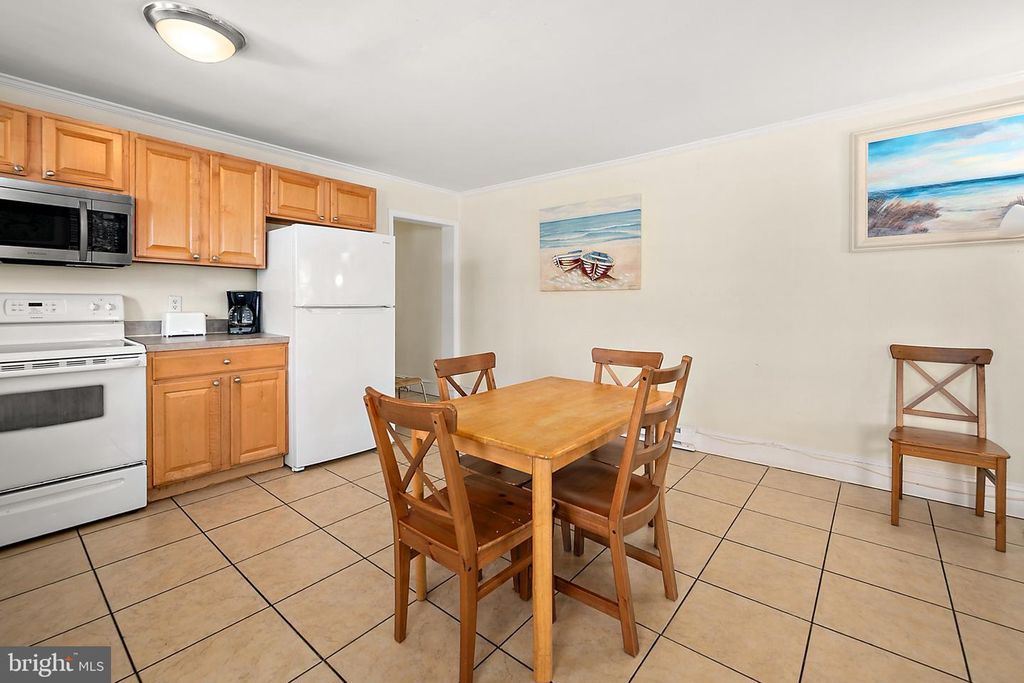 Image 18 of property listing at 404 SAINT LOUIS AVE #12, Ocean City, MD 21842