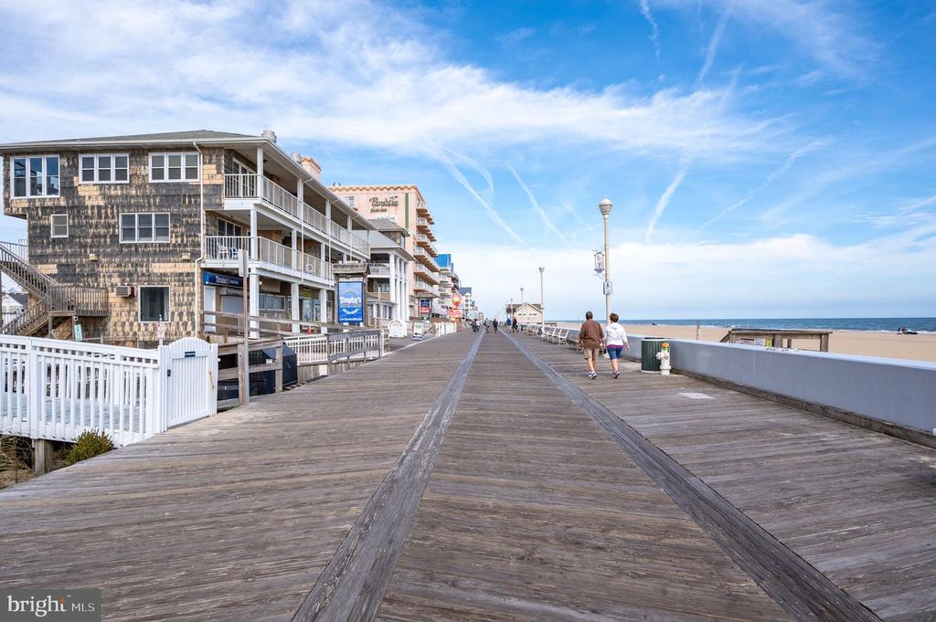 Image 36 of property listing at 404 SAINT LOUIS AVE #12, Ocean City, MD 21842