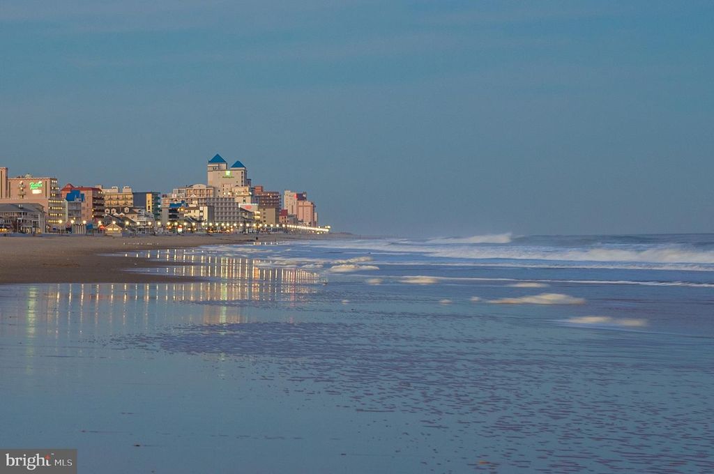 Image 39 of property listing at 404 SAINT LOUIS AVE #12, Ocean City, MD 21842