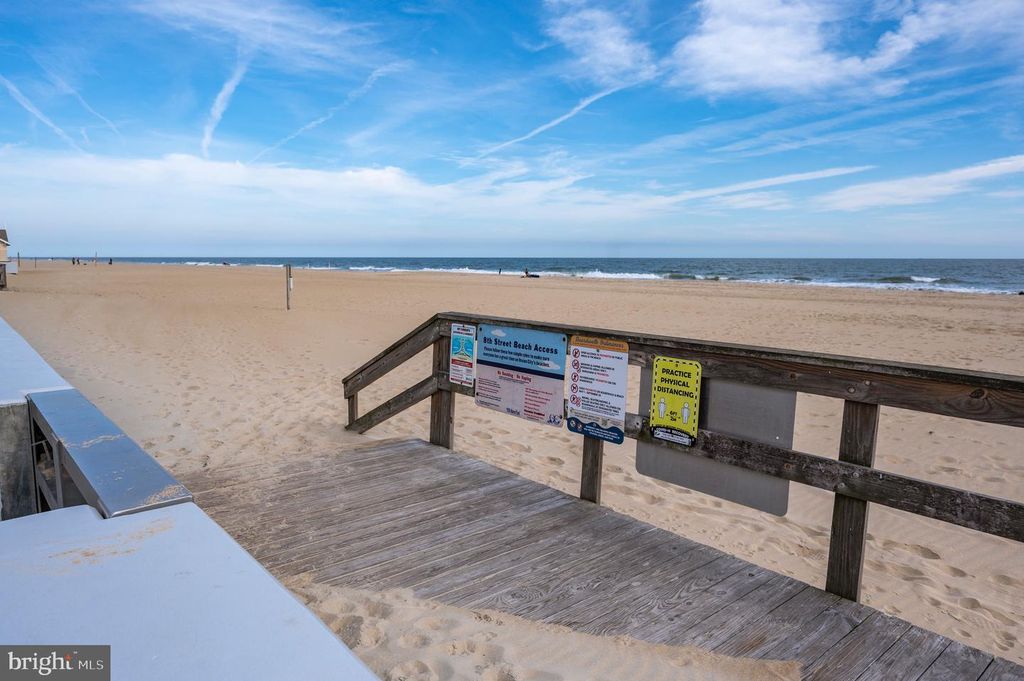 Image 43 of property listing at 404 SAINT LOUIS AVE #12, Ocean City, MD 21842