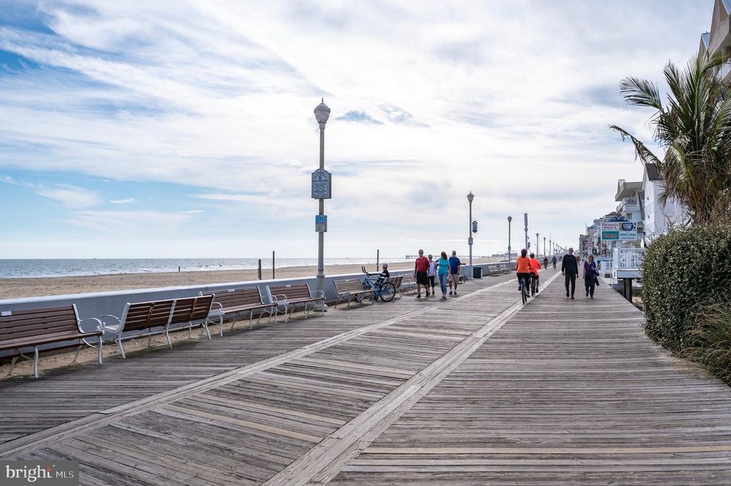 Image 44 of property listing at 404 SAINT LOUIS AVE #12, Ocean City, MD 21842