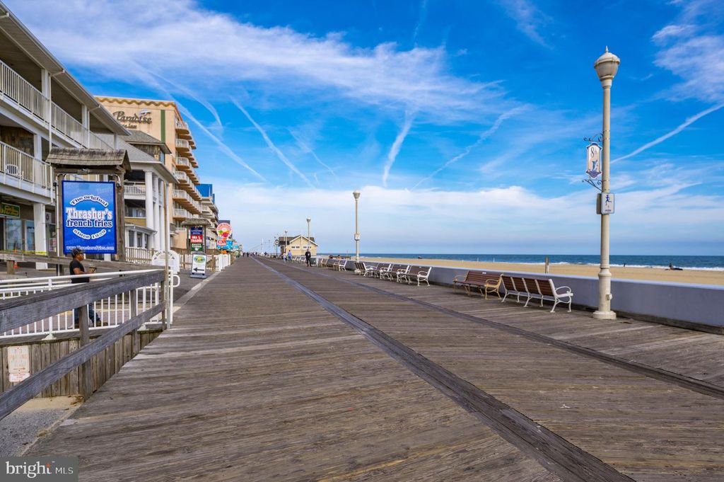 Image 45 of property listing at 404 SAINT LOUIS AVE #12, Ocean City, MD 21842